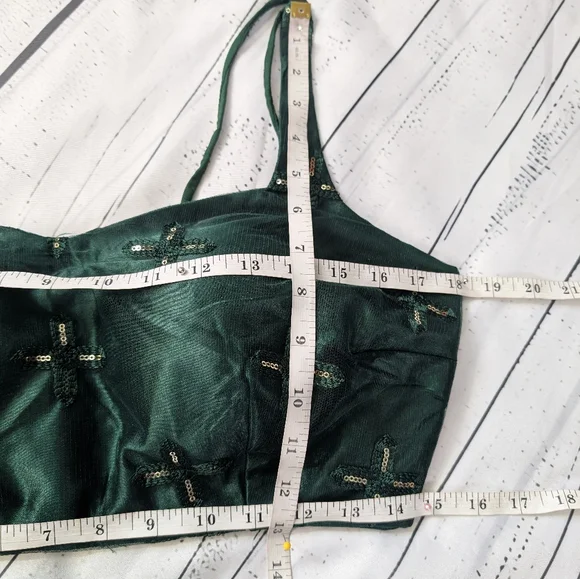 Elegant Emerald Green Lehenga Choli Set - Picture 9 of 14